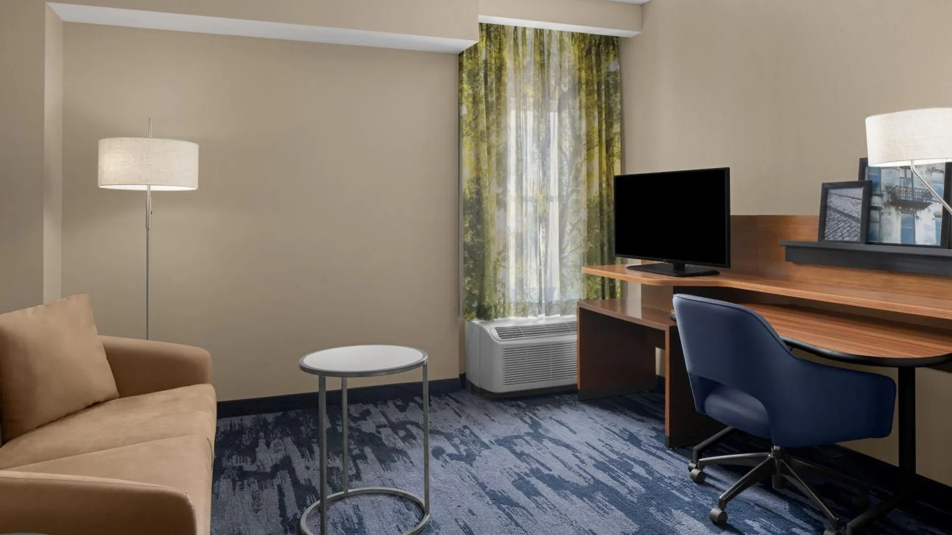 Fairfield Inn & Suites By Marriott Savannah Downtown Historic District Hotel