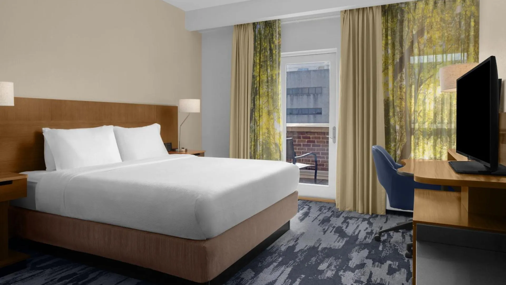 Fairfield Inn & Suites By Marriott Savannah Downtown Historic District Hotel