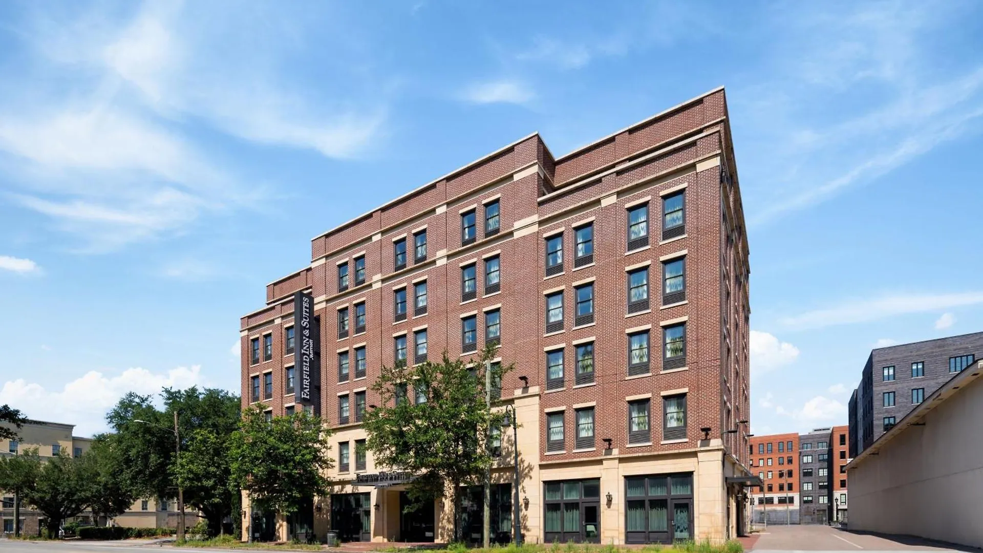 Fairfield Inn & Suites By Marriott Savannah Downtown Historic District 3*,