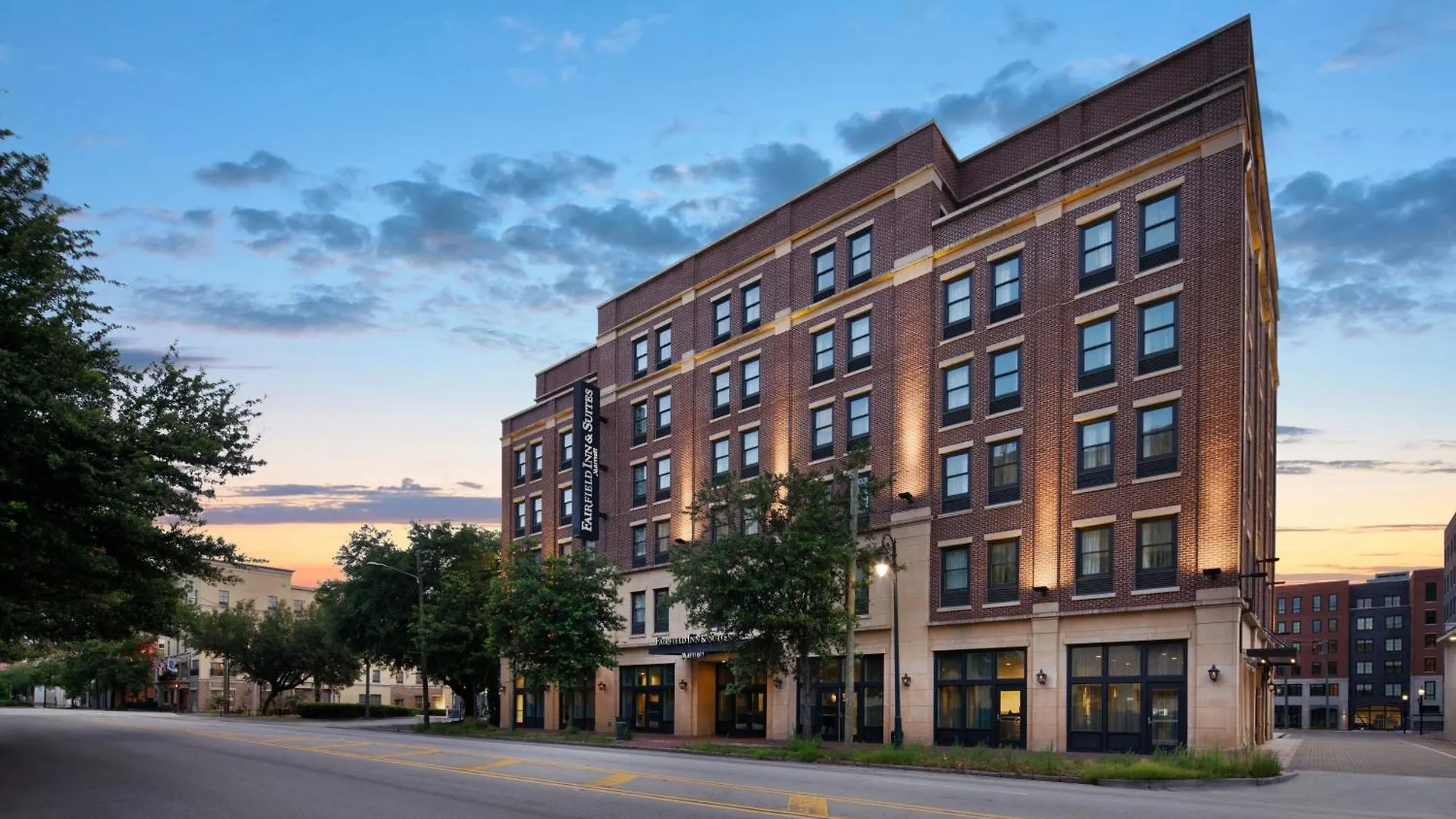 Fairfield Inn & Suites By Marriott Savannah Downtown Historic District contacts