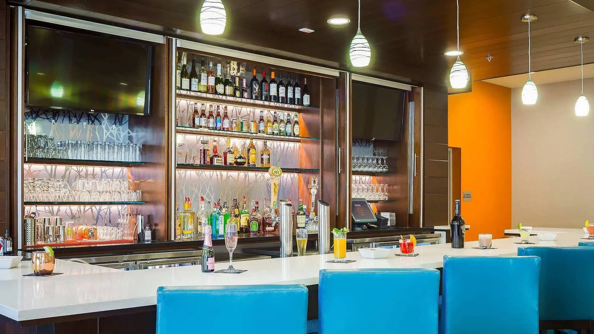 Fairfield Inn & Suites By Marriott Savannah Downtown Historic District Hotel